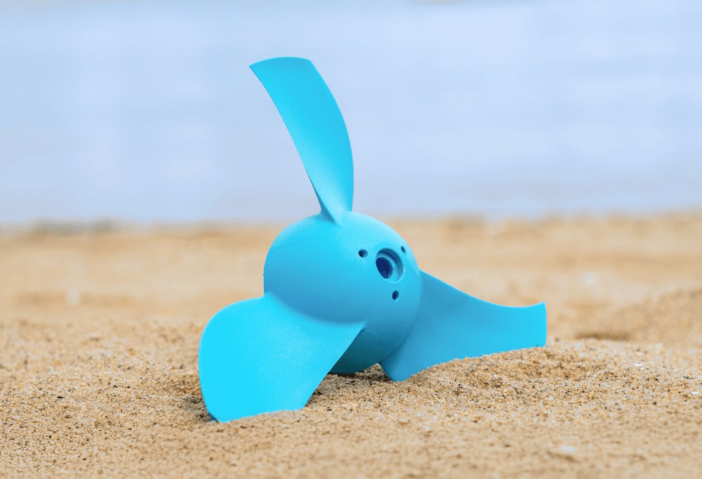 Three-blade propeller